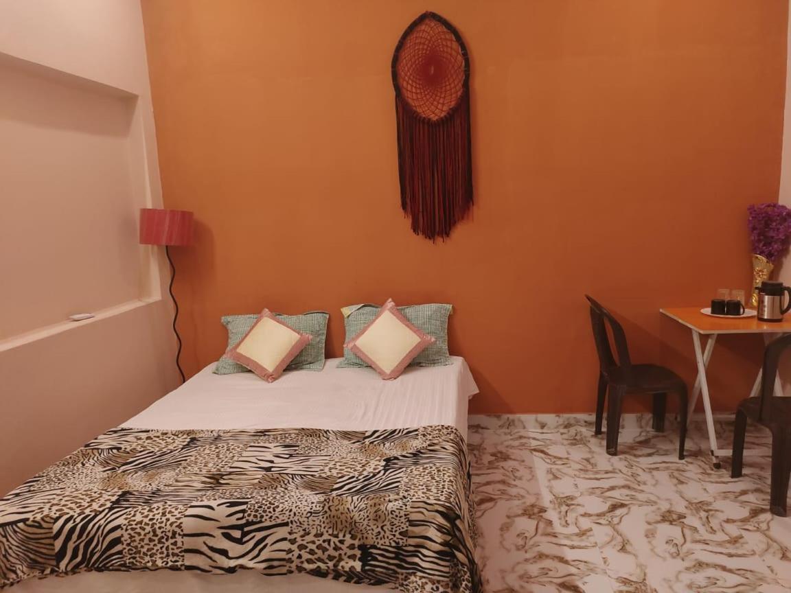 Apartament Banarasiya Waranasi Zewnętrze zdjęcie